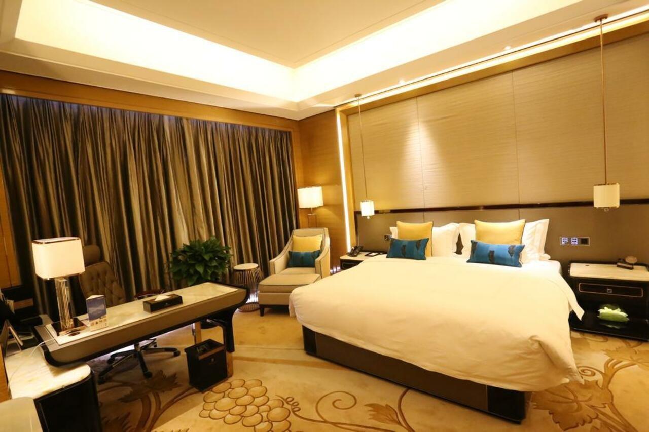 Jinjiang International Hotel Urumqi Exteriör bild