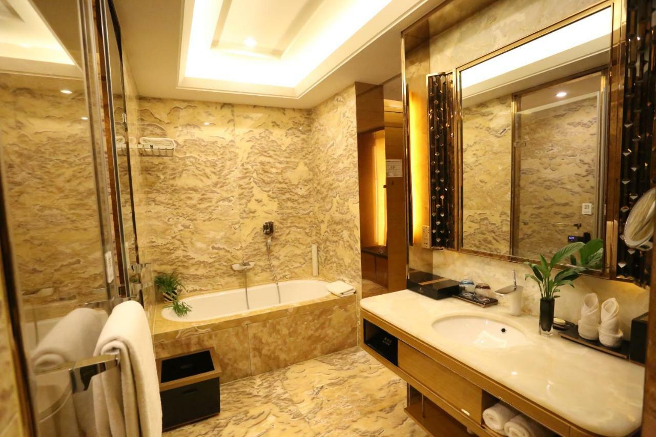 Jinjiang International Hotel Urumqi Exteriör bild